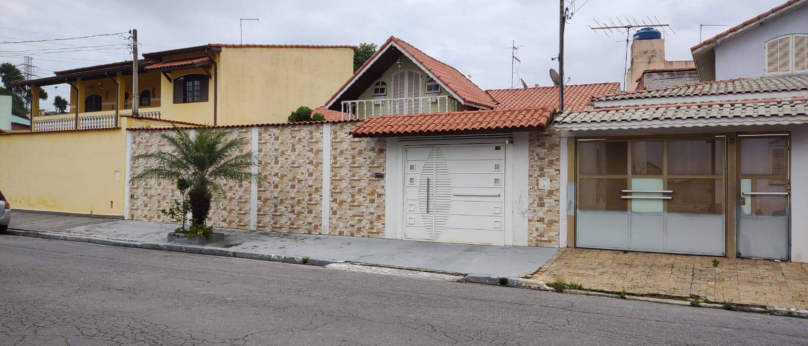 CASA TÉRREA COM 3 DORMITÓRIOS - CONJUNTO ALVORADA - POÁ/SP