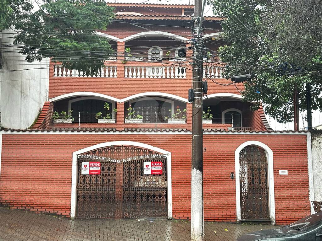 Sobrado comercial à venda ou para alugar com 4 quartos, sendo 2 suítes, em Vila Júlia, Poá - SP