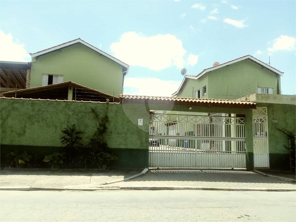 Casa à venda com 2 quartos, sendo 1 suíte, no condomínio Jardim Débora, Poá - SP
