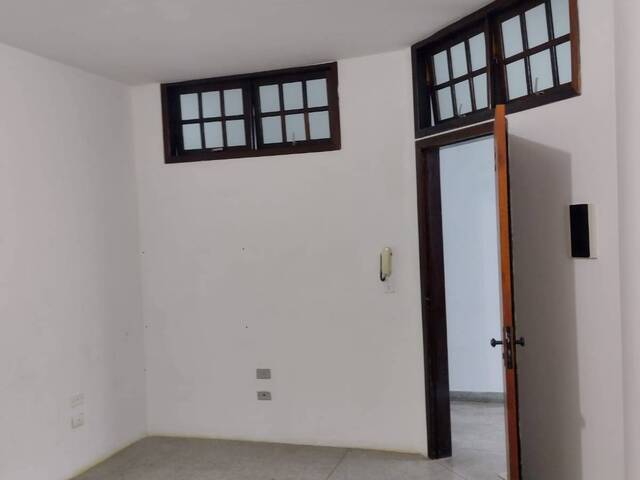 Sala para Locação em Poá - 4