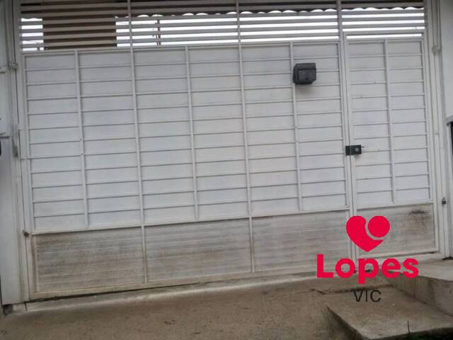 Casa para Venda em Poá - 2