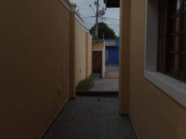 Casa para Locação em Poá - 3