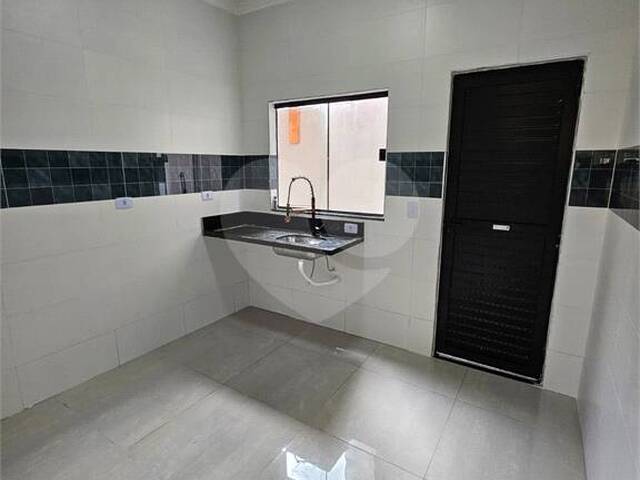 Sobrado para Venda em Praia Grande - 4