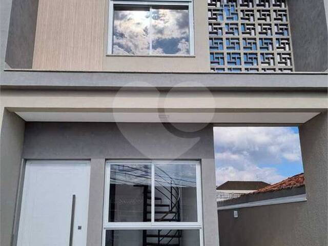 Sobrado para Venda em Arujá - 2