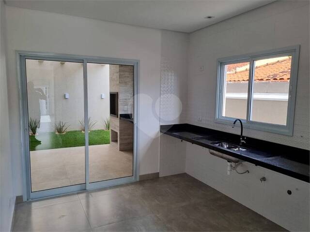 Sobrado para Venda em Arujá - 3