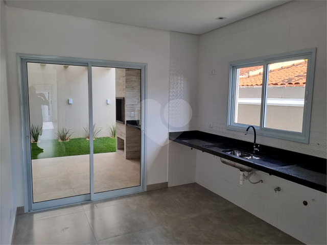 Sobrado para Venda em Arujá - 3