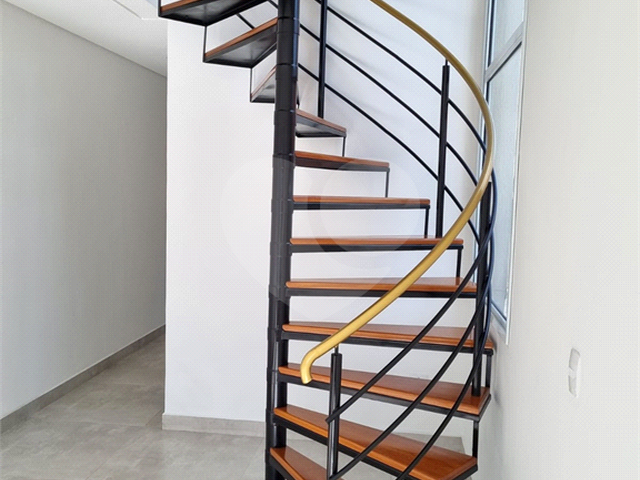 Sobrado para Venda em Arujá - 4