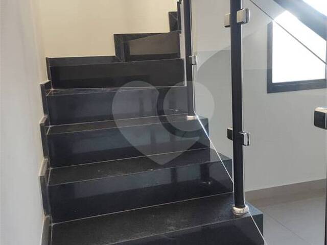 Sobrado para Venda em Arujá - 5