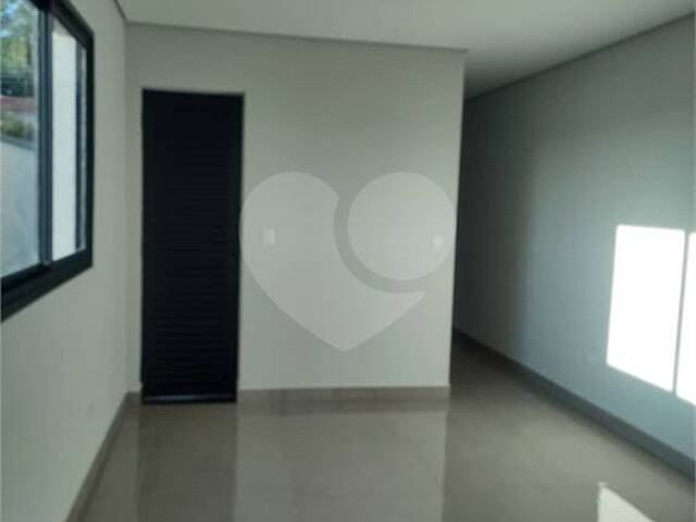 Sobrado para Venda em Arujá - 3