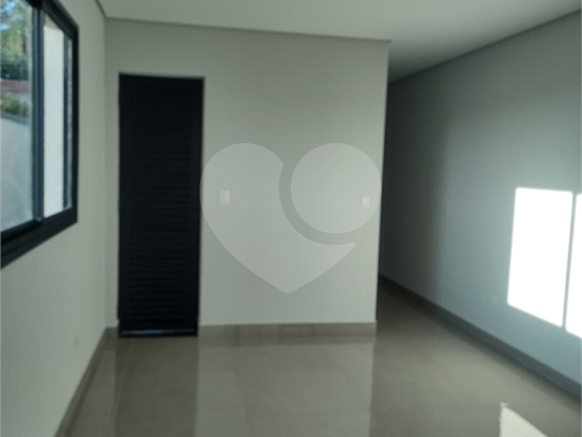 Sobrado para Venda em Arujá - 3