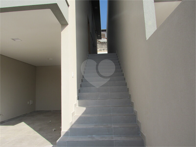 Sobrado para Venda em Arujá - 3