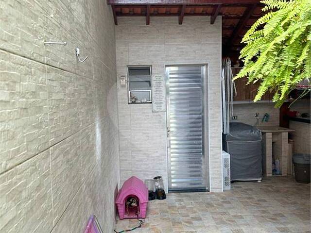 Sobrado para Venda em Suzano - 2