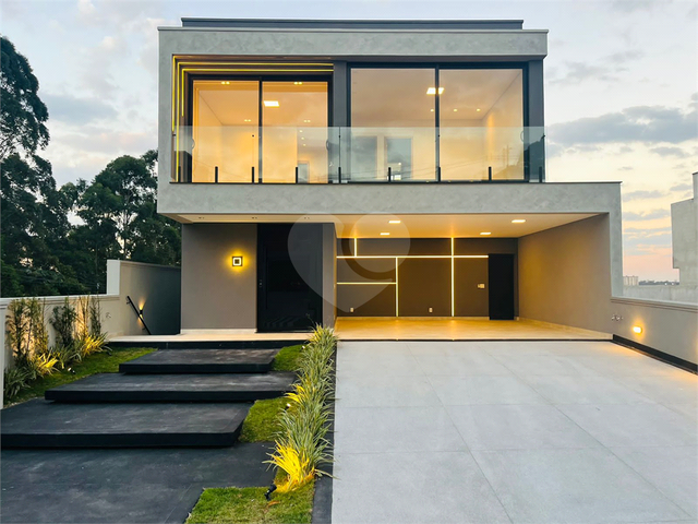 #REO975070 - Casa em condomínio para Venda em Arujá - SP