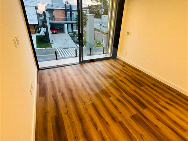 #REO975070 - Casa em condomínio para Venda em Arujá - SP