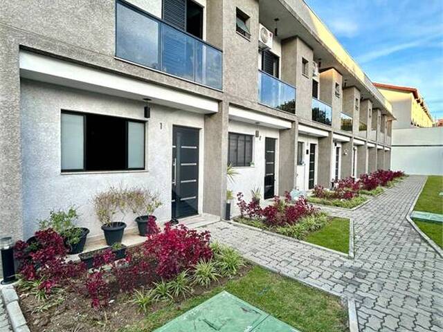 Sobrado para Venda em Poá - 2