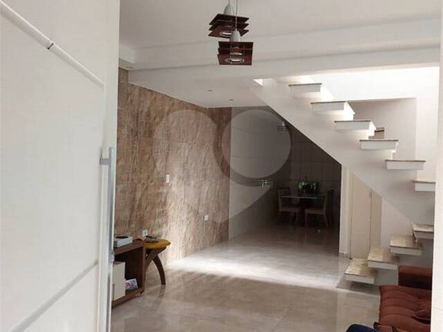 Sobrado para Venda em Itaquaquecetuba - 4