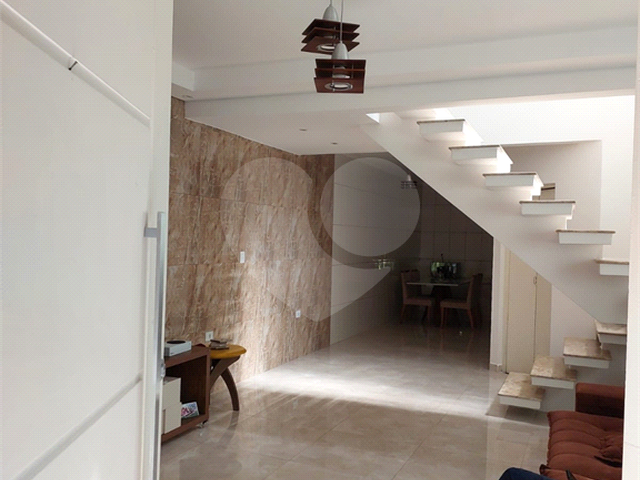 Sobrado para Venda em Itaquaquecetuba - 4