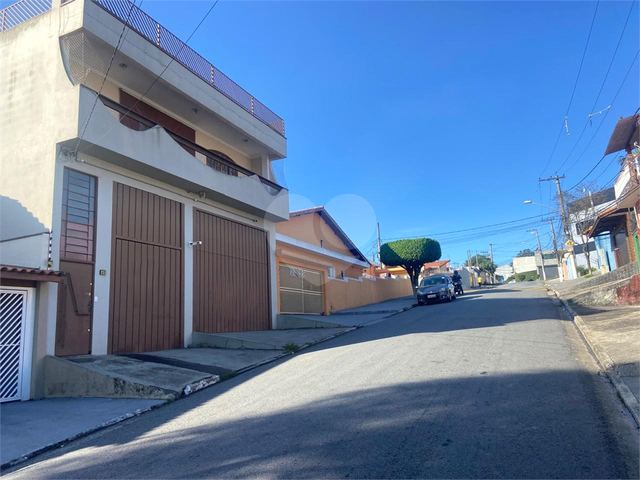 Sobrado para Venda em Poá - 3