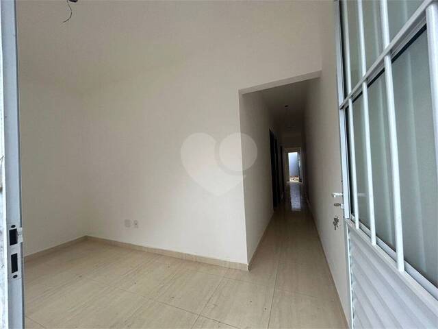 Casa para Venda em Poá - 3