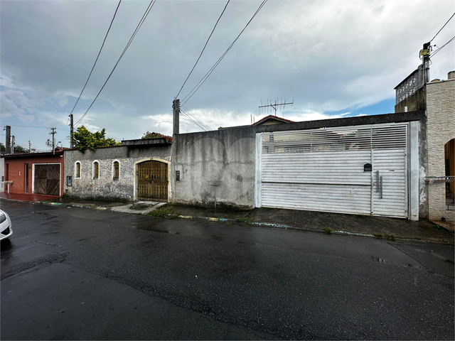 Casa para Venda em Poá - 2