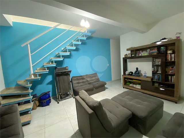 Sobrado para Venda em Itaquaquecetuba - 4