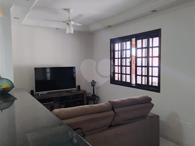 Casa para Venda em Poá - 2