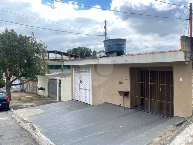Casa para Venda em Poá - 3