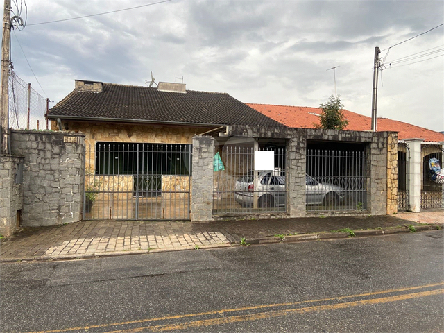 #REO911911 - Casa para Venda em Arujá - SP