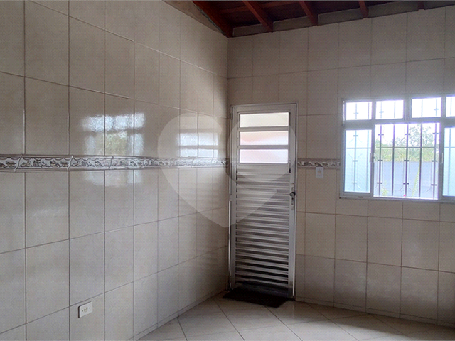 Casa para Venda em Poá - 5