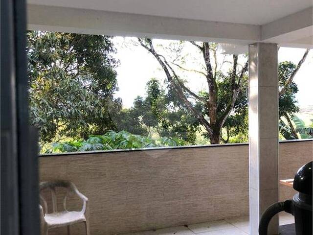 Casa para Venda em Guarujá - 3