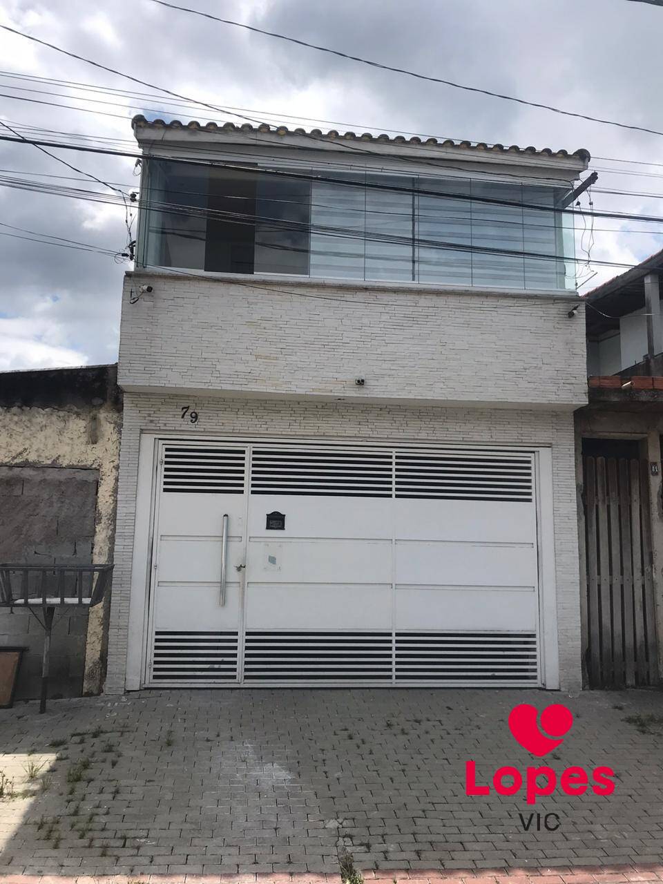Sobrado com 03 dormitórios / Vila Varela - Poá