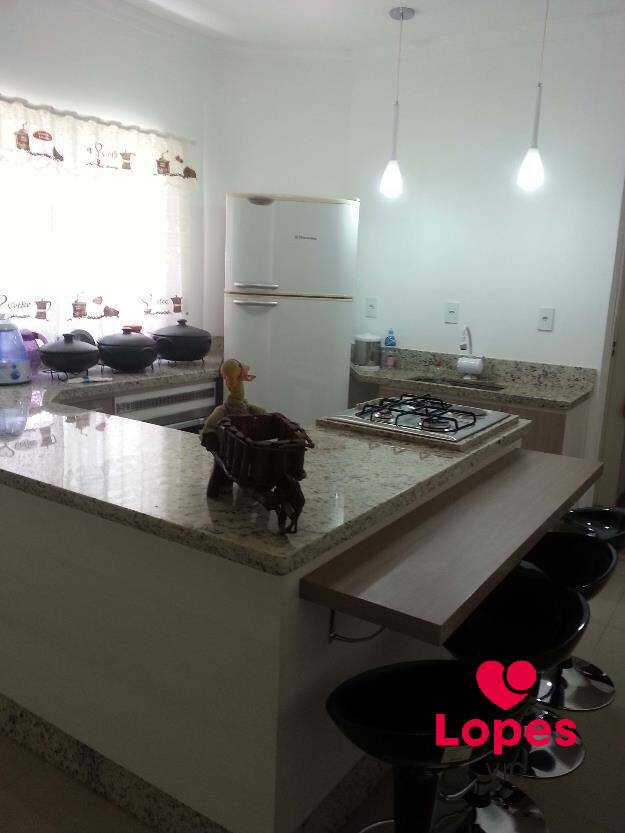 Casa à venda com 2 quartos, 108m² - Foto 12